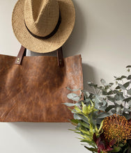 Load image into Gallery viewer, Distressed leather tote - Houseofsamdesigns
